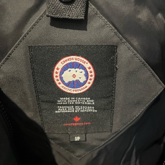 Small Men’s Canada Goose GARIBALDI PARKA - Picture 3 of 12